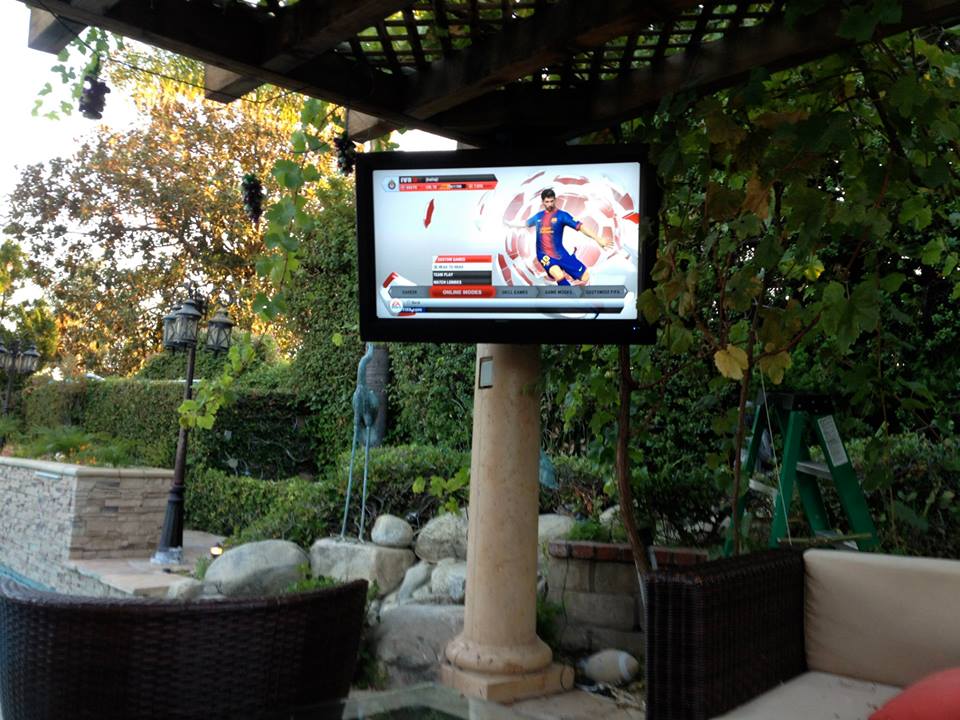 Outdoor-TV-Sunbrite-Entertainment-System